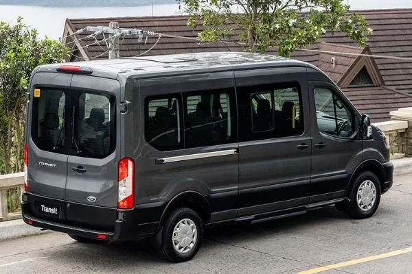 A picture of the Ford Transit's rear end.