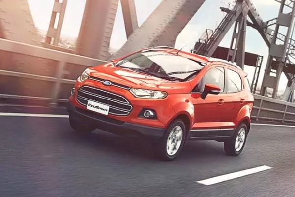 2017 Ford EcoSport on the road