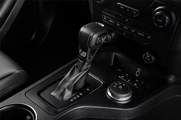 Ford Everest 2019 gear shift