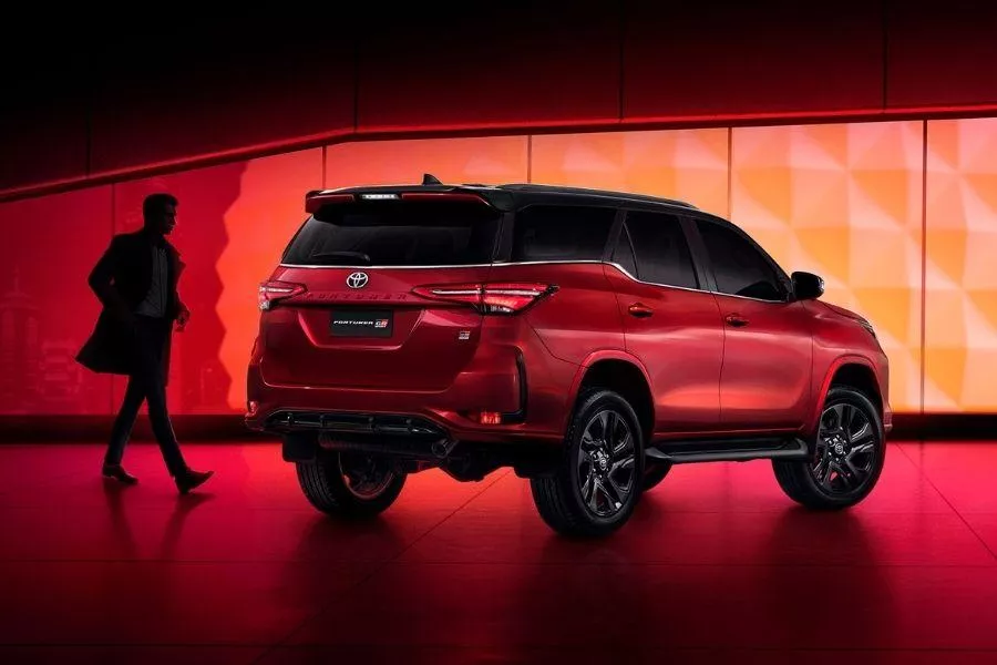 A picture of the rear of the Fortuner GR Sport