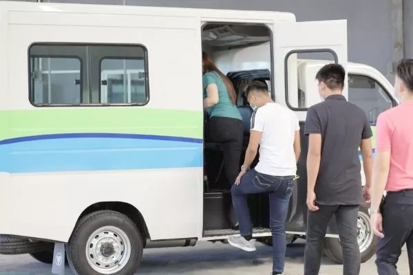 Foton Gratour TM300 Class 1 F-Jeepney side view