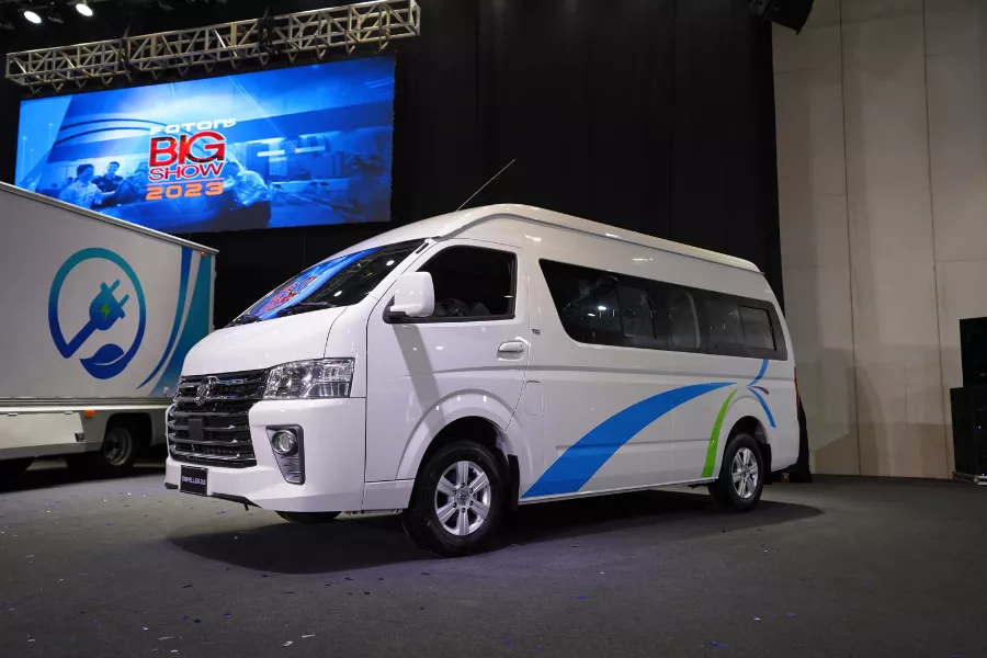 Foton Traveller front view