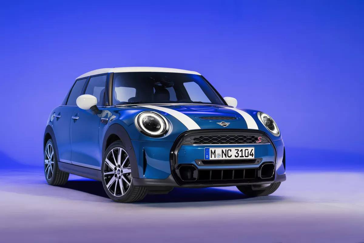 2022 Mini Cooper front profile shot