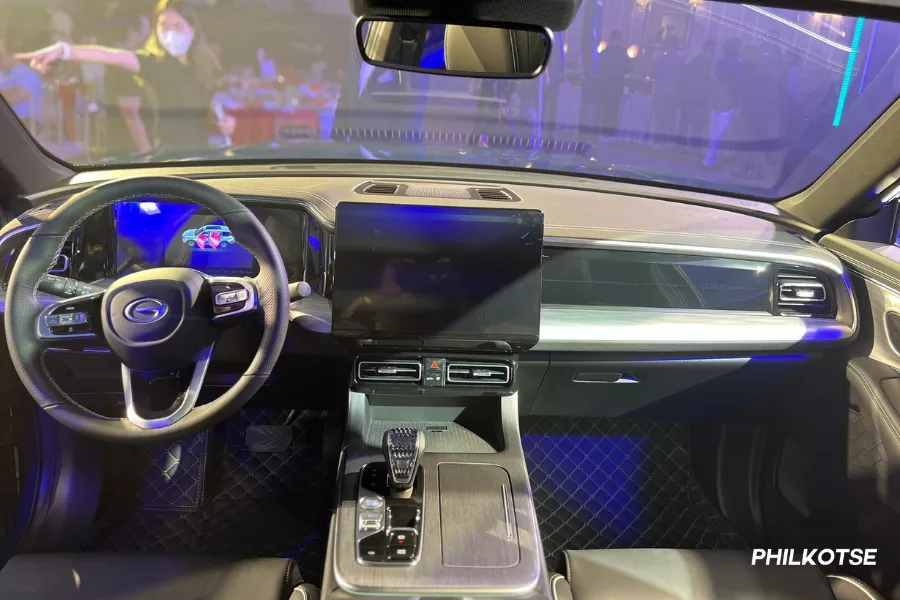 GAC GS8 interior view