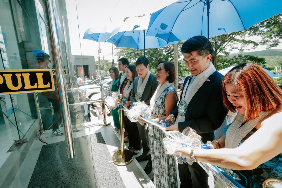 Geely Albay opening