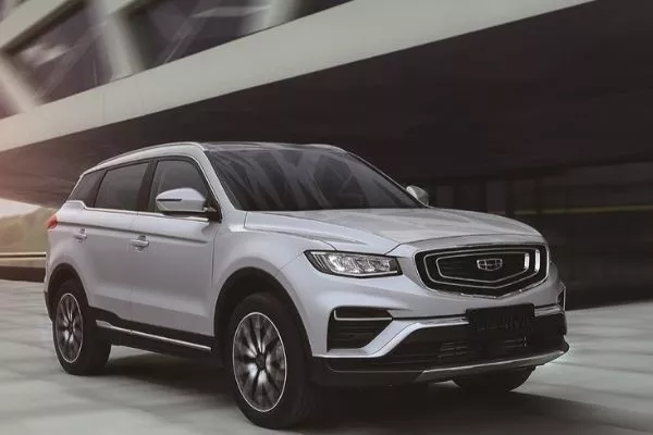 A picture of the Azkarra travelling through buildings. Presumably hunting for a parking spot