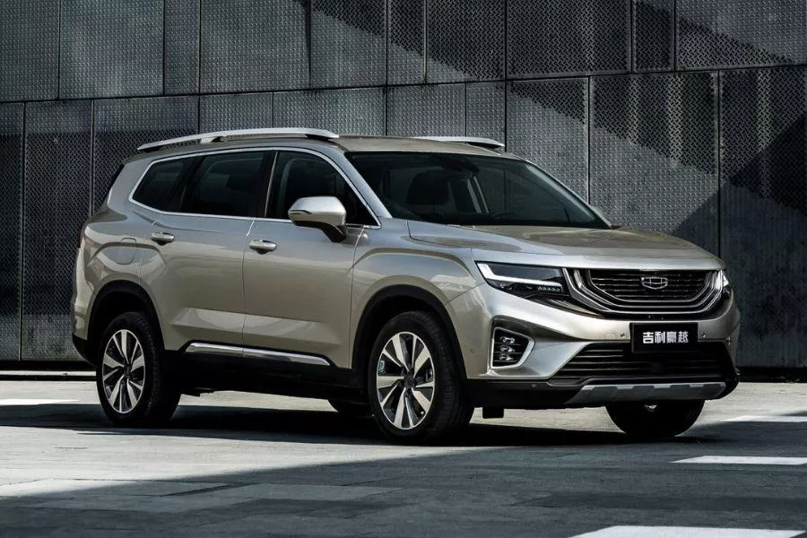 Geely Okavango front view