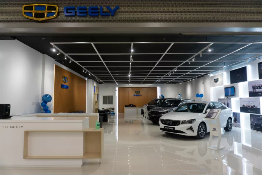 A picture of the front of the Geely SM Taytay store