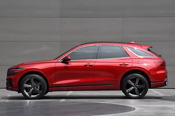 A picture of the side of the GV70 Sport.