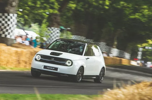 A picture of the Honda E at the 2019 FOS hillclimb event