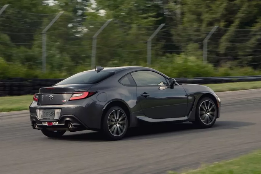 A picture of the rear of the Toyota GR 86