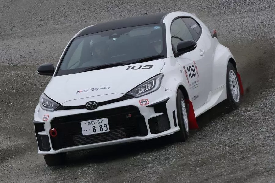 A picture of the Toyota GR Yaris AT at a gravel race track.