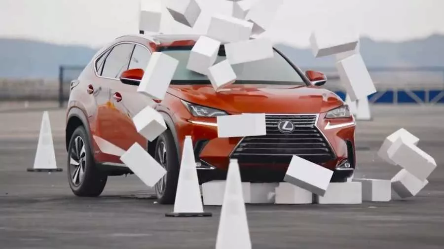 Lexus NX crashing into wall 