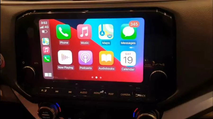 Touchscreen head unit 