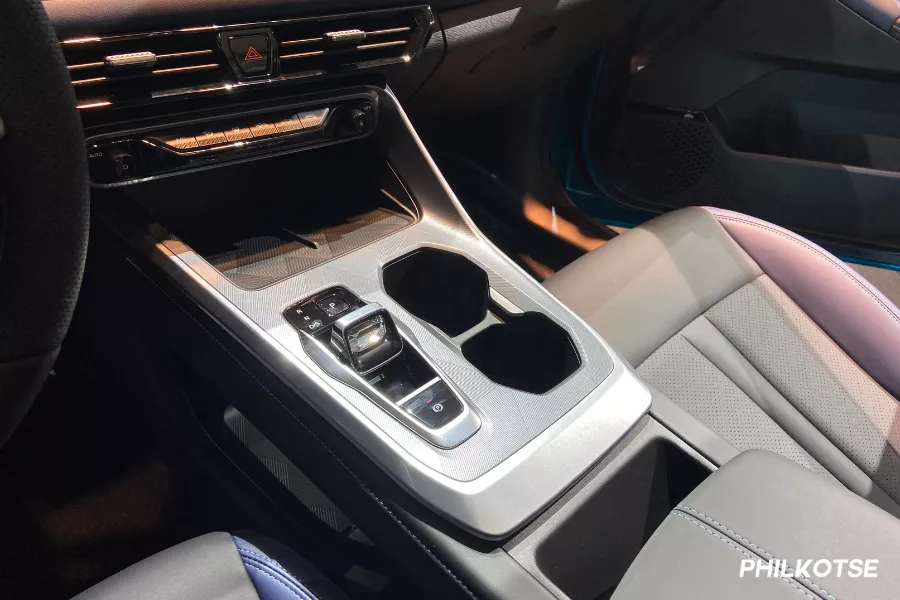 A close look at the GS3 Emzoom's center console
