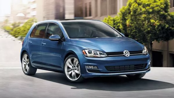 The GTS Highline is currently pegged at P1,340,000 2018 Volkswagen Golf GTS angular front