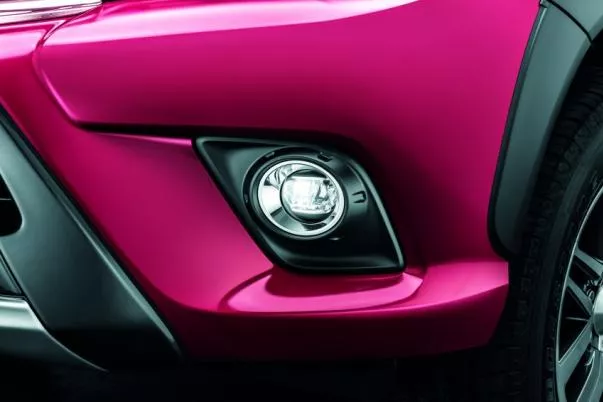 The top-spec Hilux 2.8G 4x4 AT gets new LED fog lamps Toyota Hilux 2.8G 4x4 AT's new fog lamp
