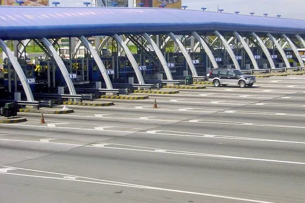 Tollway during normal day