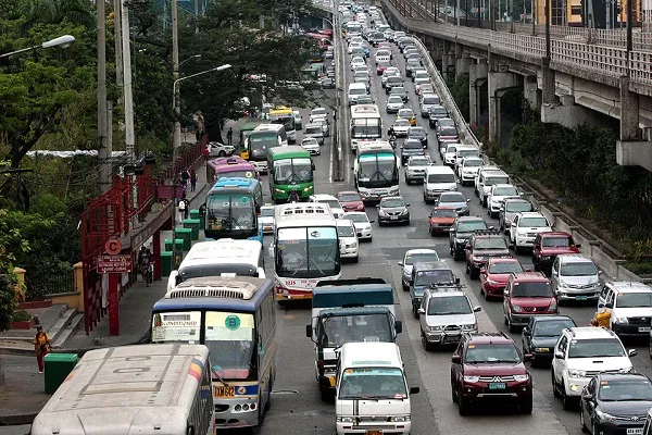 The Holy Week takes place within the summer season so motorists and travellers need all the help they can get. A picture of a very congested road in the Philippines during Holy week