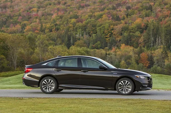 Honda Accord 2020 side view