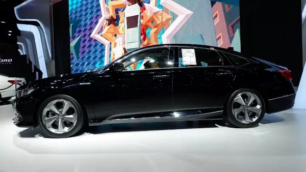 Honda Accord 2019 side view