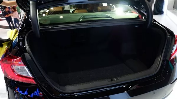 Honda Accord 2019 cargo space