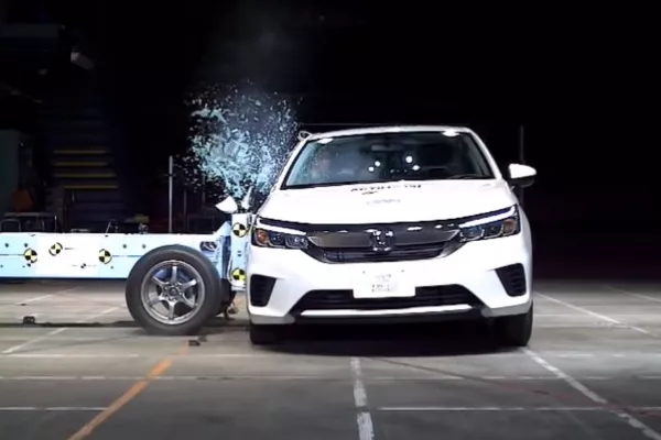 Side impact crash test of the 2020 Honda City