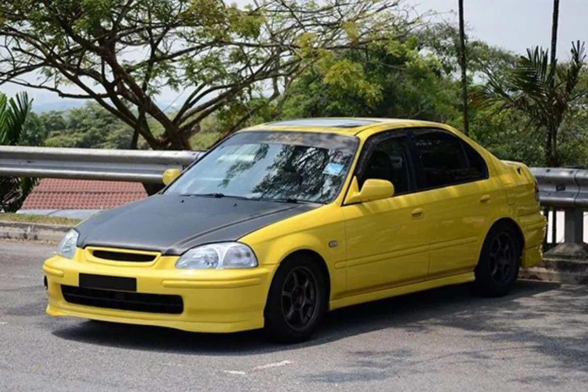 A picture of a Civic SiR in Indonesia