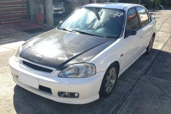 A picture of a Honda Civic SiR