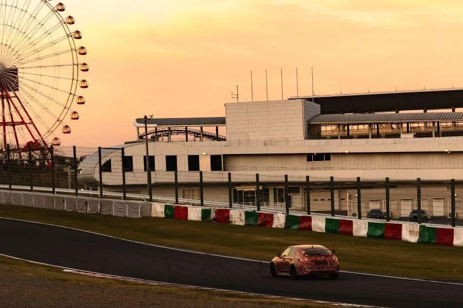 Honda Civic Type R at Suzuki Circuit