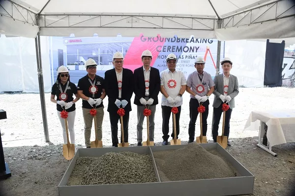 A picture of Honda Philippines execs at the groundbreaking ceremony at Las Pinas