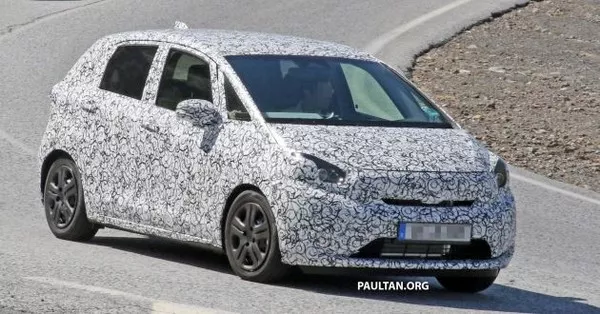 Spied Honda Jazz 2020 angular front