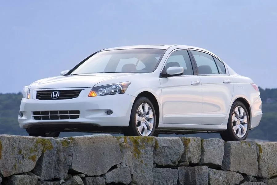 A picture of the Honda Accord EX V6