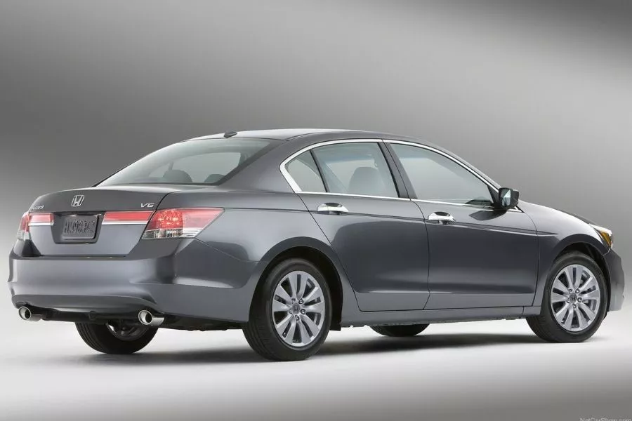 A picture of the rear of the Honda Accord