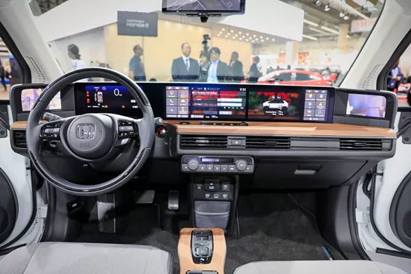 Honda E's front cabin