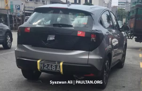 Honda HR-V 2018 facelift rear spy shot