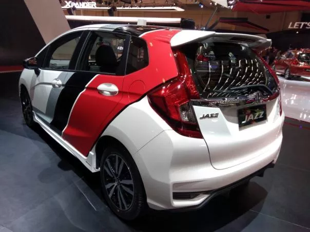 angular rear of the facelifted Honda Jazz