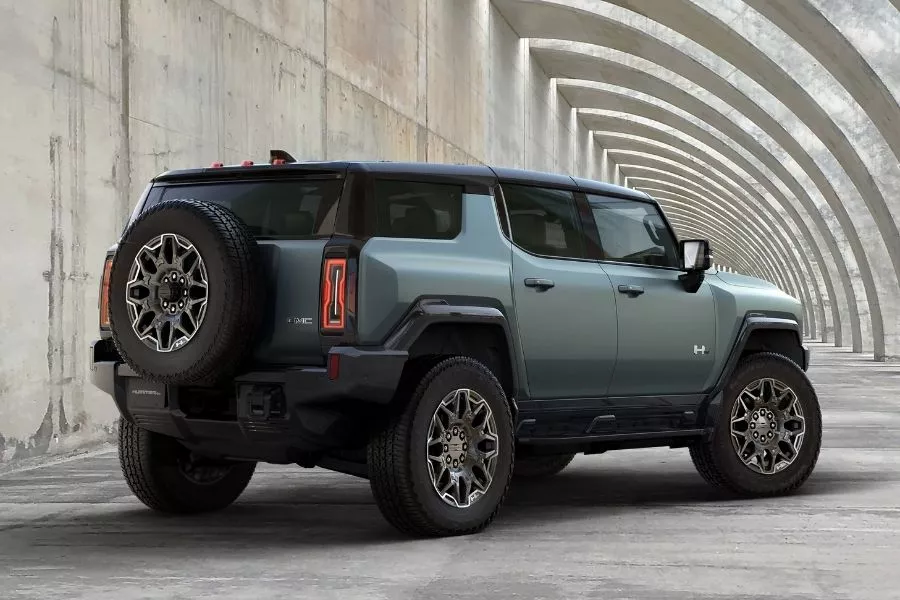 A picture of the rear of the Hummer SUV EV