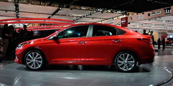 Hyundai Accent 2018 side view