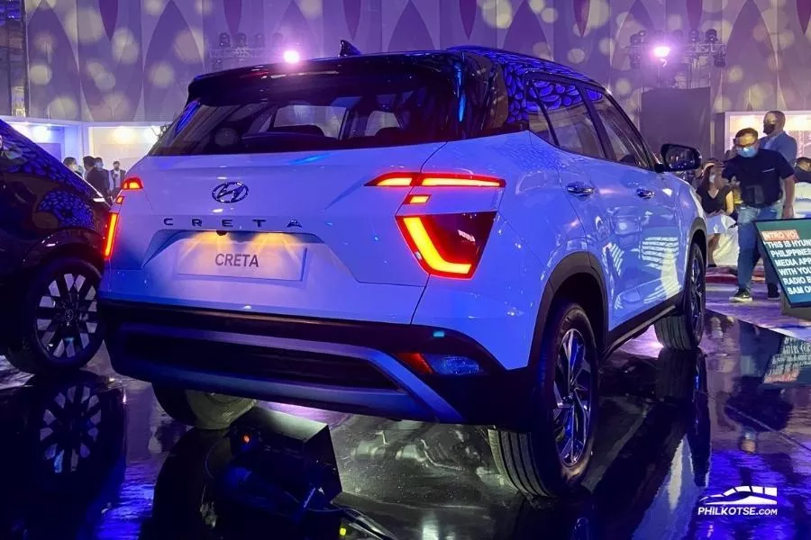 A picture of the rear of the Hyundai Creta showing glowing LED taillights