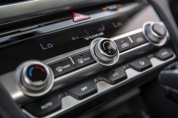 the volume controls of the Hyundai Elantra 2019 facelift
