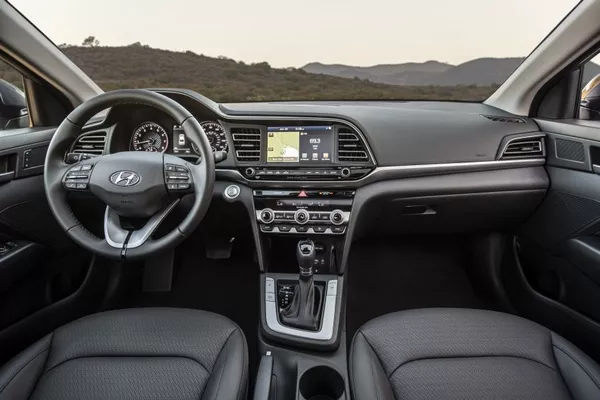 the cabin of the Hyundai Elantra 2019 facelift