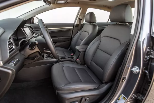 the front seats of the Hyundai Elantra 2019 facelift