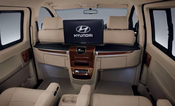 The entertainment counter of the Thai-spec Hyundai Grand Starex 2018 facelift