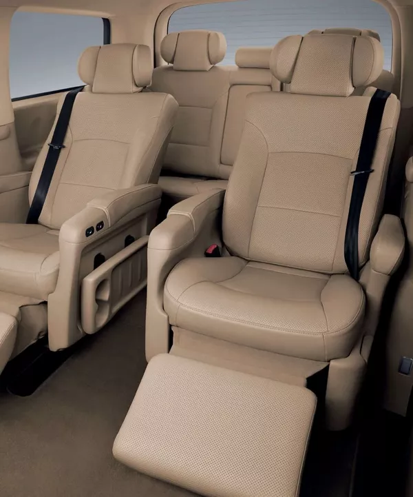 The second seat row of the Thai-spec Hyundai Grand Starex 2018 facelift