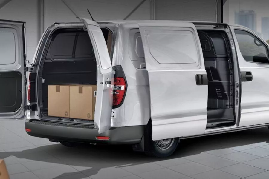 Hyundai Grand Starex Cargo rear view