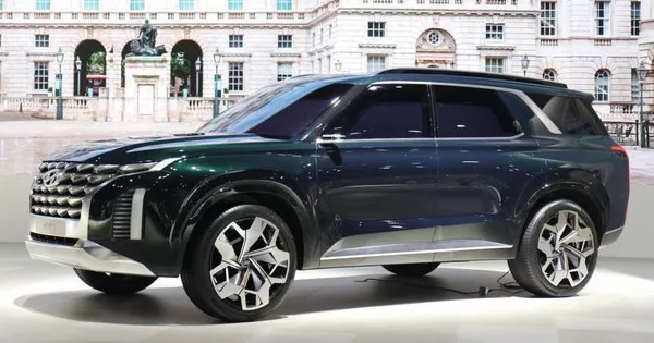 This is the second new car that follows the design theme of Hyundai - “Sensuous Sportiness” Hyundai Grandmaster (HDC-2) concept side view