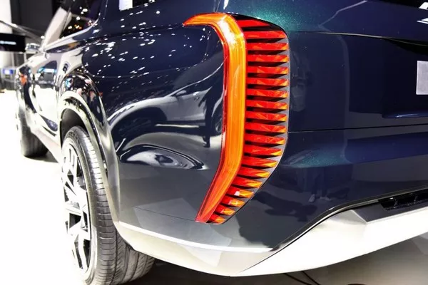 The Hyundai Grandmaster (HDC-2) concept gets narrow tail lights Hyundai Grandmaster (HDC-2) concept tail lights