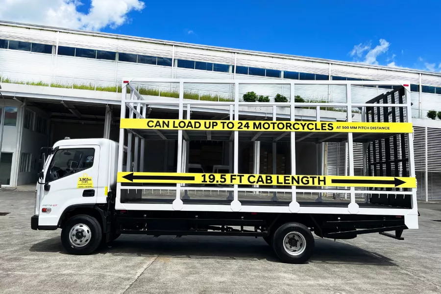 Hyundai HD78 GT side view