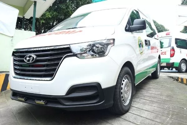 Hyundai Starex Ambulance Front View